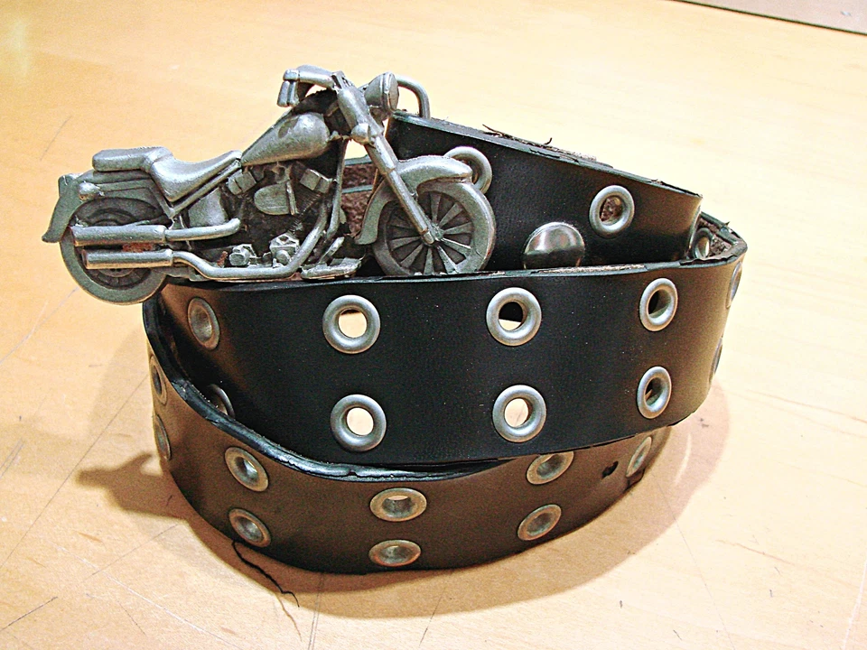 Motocicleta Ojales Grunge Punk Ojal Cuero Hebilla Cinturón Unisex Negro Motocross Foto 1 de 4