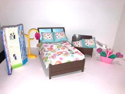 Barbie Kelly Doll House  Bedroom  Furniture & Room Divider + Accessories - Image 1 of 4