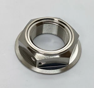Tuerca de titanio M22x1 Ti cabeza hexagonal lisa perforada carrera M22-1p husillo de yugo de paso de 1 mm - Imagen 1 de 5