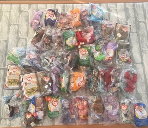 45 Posten Ty Teenie Mützen versiegelt Knochen Inch Mel Reißverschluss Fluter Erdnuss Knochen - Bild 1 von 13