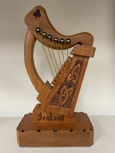 Arpa decorativa irlandesa (C) hecha a mano en Irlanda - Imagen 1 de 13