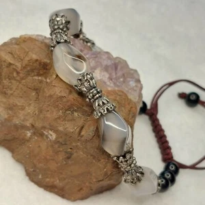 Pulsera de amistad ajustable con cuentas de vidrio única - Imagen 1 de 9