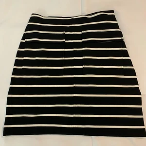 Banana Republic Damen neu mit Etikett Größe 0 Bleistiftrock mit T-Taschen schwarz/weiß gestreift - Bild 1 von 7