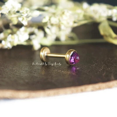 Pequeño pendiente genuino de amatista africana 18 g titanio sin rosca hecho a mano en EE. UU. Foto 1 de 4