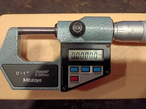 Mitutoyo Digimatic Digital Micrometer 293-765-10 Made in Japan w/ Case CLEAN!! - Picture 1 of 3