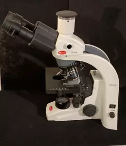 Microscopio trinoculare Motic BA210. Modulo luce led non acceso. - Foto 1 di 11