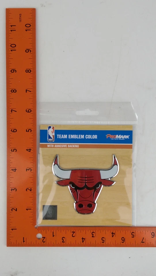 Chicago Bulls Ce3 Metal Aluminum Die Cut Color Auto Emblem Chrome Basketball