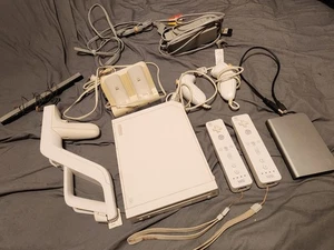 Consola Nintendo Wii RVL-001 Paquete, Controladores Cables, My Passport Disco Duro+ - Imagen 1 de 13