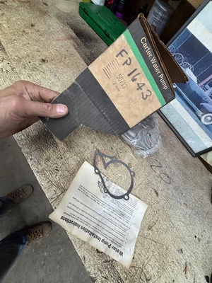 BOMBA DE AGUA TRW FP1643 9W Foto 1 de 3