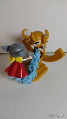 Série de Colecionador Marvel Thor VS. Loki Mini Figuras Novo Look Caixa Exclusiva - Imagem 1 de 3