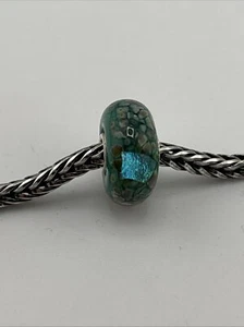 Authentic Trollbeads Green Flower Mosaic TGLBE-20056, New & Retired - Picture 1 of 5