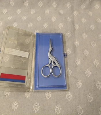 ¡Nuevo! Tijeras profesionales para envolver y uñas Sally Hanson Foto 1 de 4