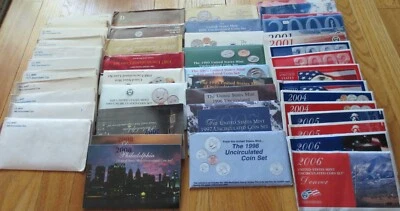 1971 to 2008 Mint Sets U.S. Mint 36 Sets P And D Mint Set Uncirculated COA Box - Image 1 of 4
