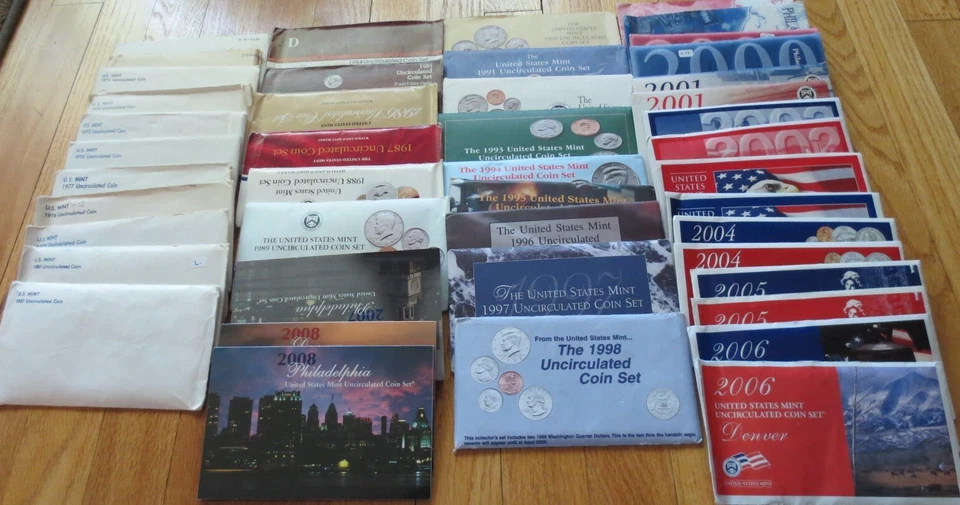 1971 to 2008 Mint Sets U.S. Mint 36 Sets P And D Mint Set Uncirculated COA Box - Image 1 of 4