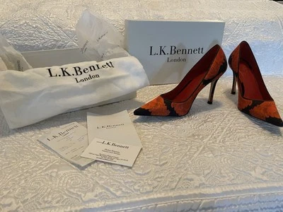 L.K. Bennett London Foto 1 de 4