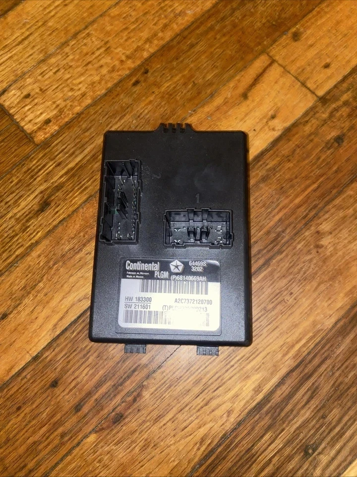 NEW 2014-2022 Dodge Durango / Jeep Grand Cherokee Liftgate Module 68140669AH OE - Image 1 of 1