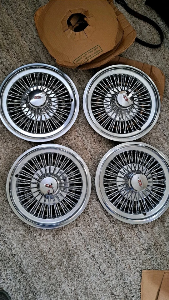(4) Oldsmobile Cutlass Supreme F-85 14" tapacubos de radios de alambre cubierta de rueda OEM Foto 1 de 1