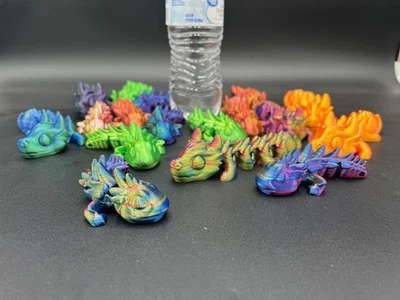 Lote de 15 Mini Baby Dragons – Adoráveis bonecos arco-íris impressos em 3D - Imagem 1 de 3