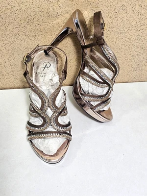 Sandalia de plataforma Papell para mujer talla 5,5, 6 PLATINO con suela de cuero zapato de tacón de bomba Foto 1 de 4