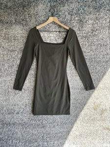 Aritzia Contour Dress Womens Medium Green Long Sleeve Bodycon Knit Short Fall - Picture 1 of 8