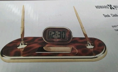  Juego de relojes y bolígrafos de escritorio Howard Miller con reloj LCD y bolígrafos No. Caja 621-205 de colección Foto 1 de 4