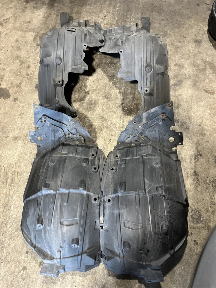 OEM INFINITI G35 G37 Sedán DELANTERO IZQUIERDO LADO DERECHO INTERIOR GUARDABARROS FORRO Foto 1 de 1