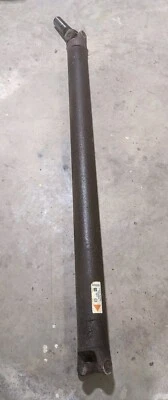 Задний приводной вал 1992-1999 Chevrolet/GMC K2500 Suburban 4L80E - Изображение 1 из 3