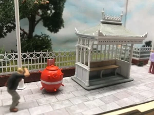 OO Gauge (OO9) Edwardian Seaside/Park Shelter and Mine and telescopes - Ramsgate - Picture 1 of 8