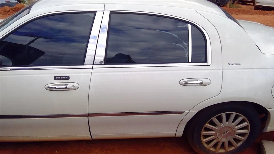 Puerta lateral trasera del conductor 117,7" Wb se adapta 03-11 Lincoln & Town Car 263577 Foto 1 de 4