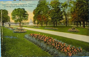 Cartolina d'epoca Canada - C.N.E. - Guardando a est da Dufferin Gates - non spedito - Foto 1 di 2