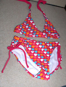  GIRLS SIZE SMALL ( 6-7 ) * OLD NAVY *LOTS OF HEARTS SWIMSUIT   NWT   