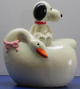 Vintage Peanuts Snoopy Swan Bank With Stopper Hard To Find Near Mint - Picture 1 of 8