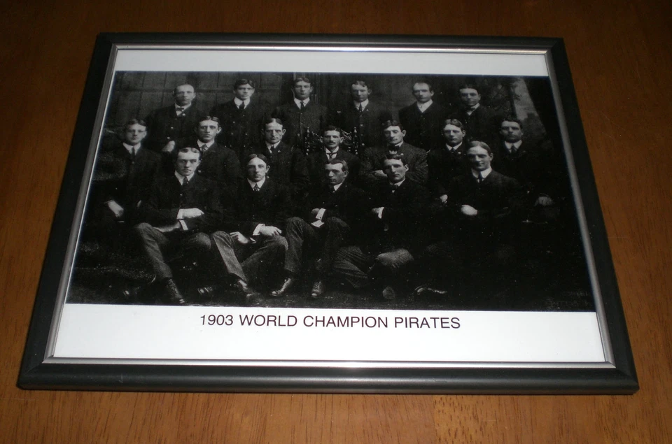 PIRATAS WORLD CHAMPIONS TEAM 1903 IMPRESIÓN ENMARCADA EN BLANCO Y NEGRO Foto 1 de 1