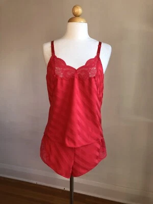 STUNNING VTG UNDERCOVER WEAR Red Lacey 2pc Pajamas Camisole & Shorts Lingerie M - Image 1 of 4