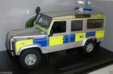 UNIVERSAL HOBBIES 1/18 - UH3885 LAND ROVER DEFENDER 110 STATION WAGON UK POLICE