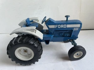 ERTL 1/12 Ford 8600 Tractor (12) - Picture 1 of 5