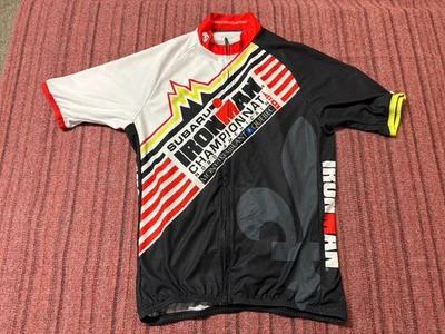 CAMISETA DE CICLISMO DE CAMPEONATO SUGOI IRON MAN LIGERAMENTE USADA PARA HOMBRE CREMALLERA COMPLETA GRANDE Foto 1 de 4