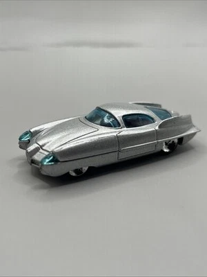 2005 Hot Wheels #019 First Editions PROTOTIPO ALPHA ROMEO B.A.T. 9 Silver - Image 1 of 4