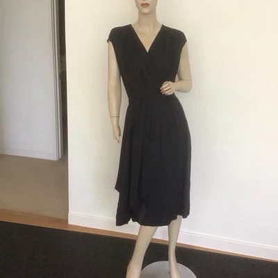 Vestido Tory Burch Azul Marino Profundo Cuello en V Asimétrico Midi Envolvente 0 Carrera Oficina Foto 1 de 4