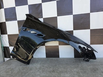 Guardabarros derecho Maserati Quattroporte 2016 2017 2018 2019 2020 usado fabricante original Foto 1 de 4