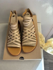KORK-EASE Palmyra Gladiator Vanilla Leather Sole Strappy Sandals ~Sz 6 - Picture 1 of 4