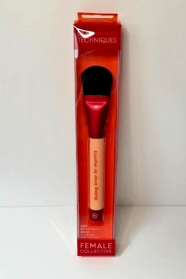 Real Techniques Limited Edition 050 Beautiful Base Brush NIB - Image 1 of 4