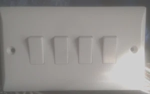 4fach Lichtschalter.Zweiwegeschalter. - Bild 1 von 3