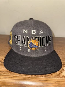 Gorra Golden State Warriors Snapback 2015 Campeones de la NBA Las Finales Adidas - Imagen 1 de 12