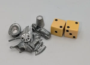 Vintage 1954 Monopoly Tokens and Dice (8 Tokens 2 dice) - Picture 1 of 19