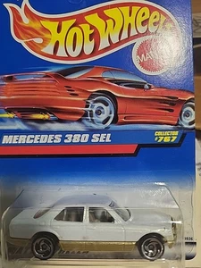 1998 Hot Wheels Red Card #767 White Mercedes 380 SEL Gold Base SB Wheels - Picture 1 of 1