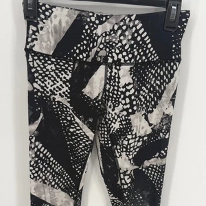 Leggings cortos deportivos Lululemon Wunder negros grises para mujer 4 pantalones de yoga - Imagen 1 de 4