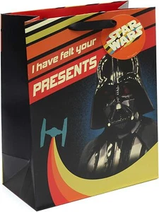 Star Wars Large Gift Bag - 34cm x 26cm x 10 cm Darth Vader gift bag - Picture 1 of 2