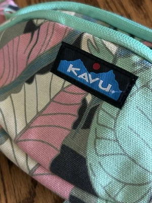 Kavu Fanny Pack Crossbody Bag Floral Leaves Black Cream Dusty Pink Teal 2 Zip Up - Image 1 of 4
