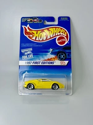Lamborghini Countach 1997 primeras ediciones amarillo con ruedas cromadas 5DOT Hot Wheels Foto 1 de 4